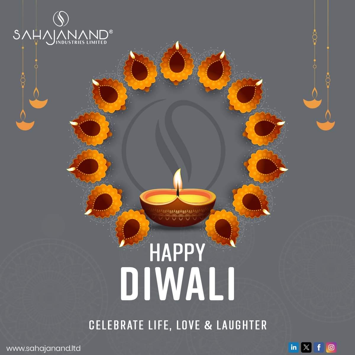 jignesh13's tweet photo. This Diwali, may your life sparkle with joy, shine with happiness, and be filled with laughter and love. 🪔✨

#JigneshPatel #SahajanandIndustriesLimited #Diwali #Diwali2024 #FestivalOfLights #HappyDiwali #DiwaliWishes #ShubhDeepavali #FestivalOfJoy https://t.co/o71BddvOD0