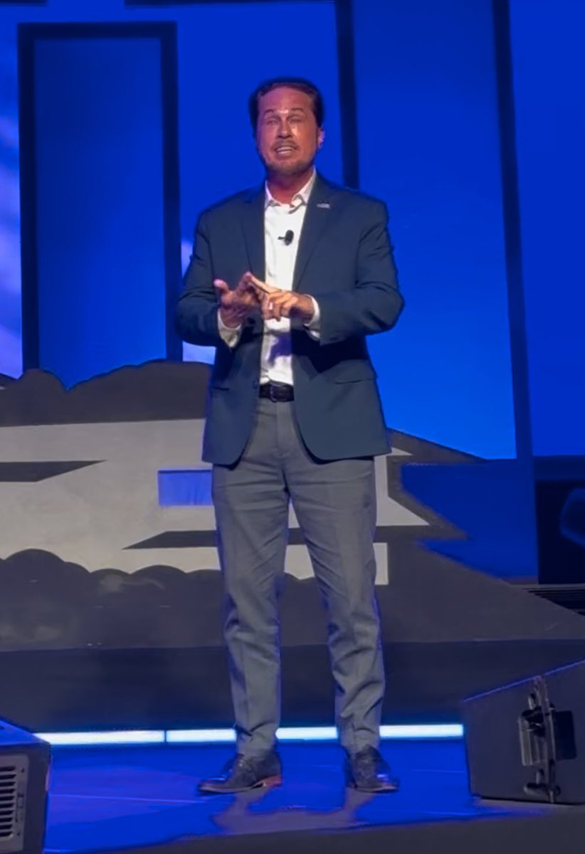 TheKelWilliams's tweet image. So honored to be asked to speak about one of our #EXITREALTY Mindset Trainers #AngelTucker ￼#TheNashvilleRealtor #LOVEXIT #EXITCONV #BehindTheScenes #DiscPersonalityTraining #DISC
Absolutely life-changing!