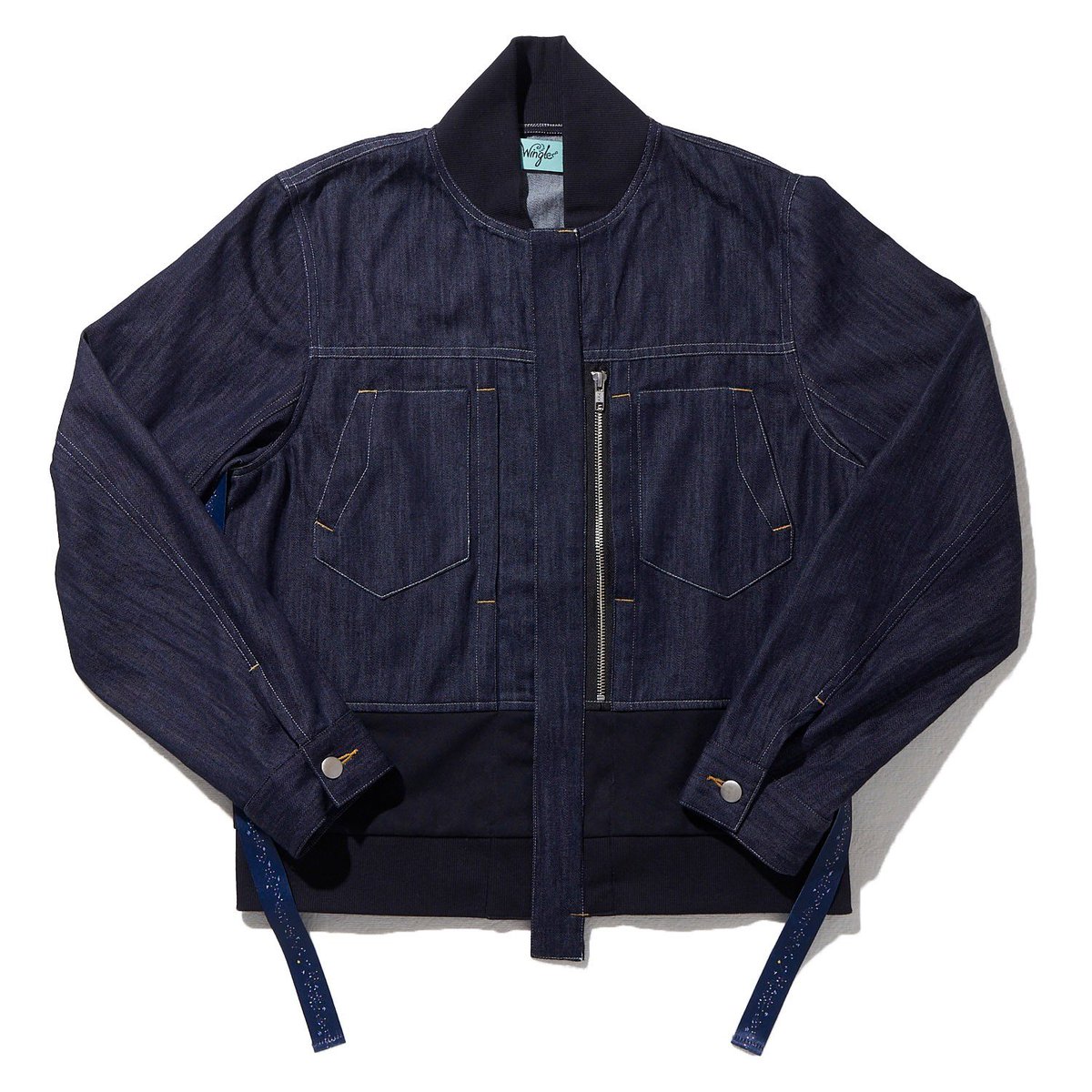 TAKALAKA_MASAKA's tweet photo. TAKALAKA Xmas2024 WINGLE 商品詳細

♢ITEM：WINGLE X'MAS SP DENIM JACKET

【受注期間】
2024年11月2日(土)19:00~
2024年11月11日(月)23:59:59
【発送予定】
2024年12月20日までに発送予定

さらに詳しい情報はこちらから💁
https://t.co/5Xj3VmJWYq https://t.co/GStrFQdmlW
