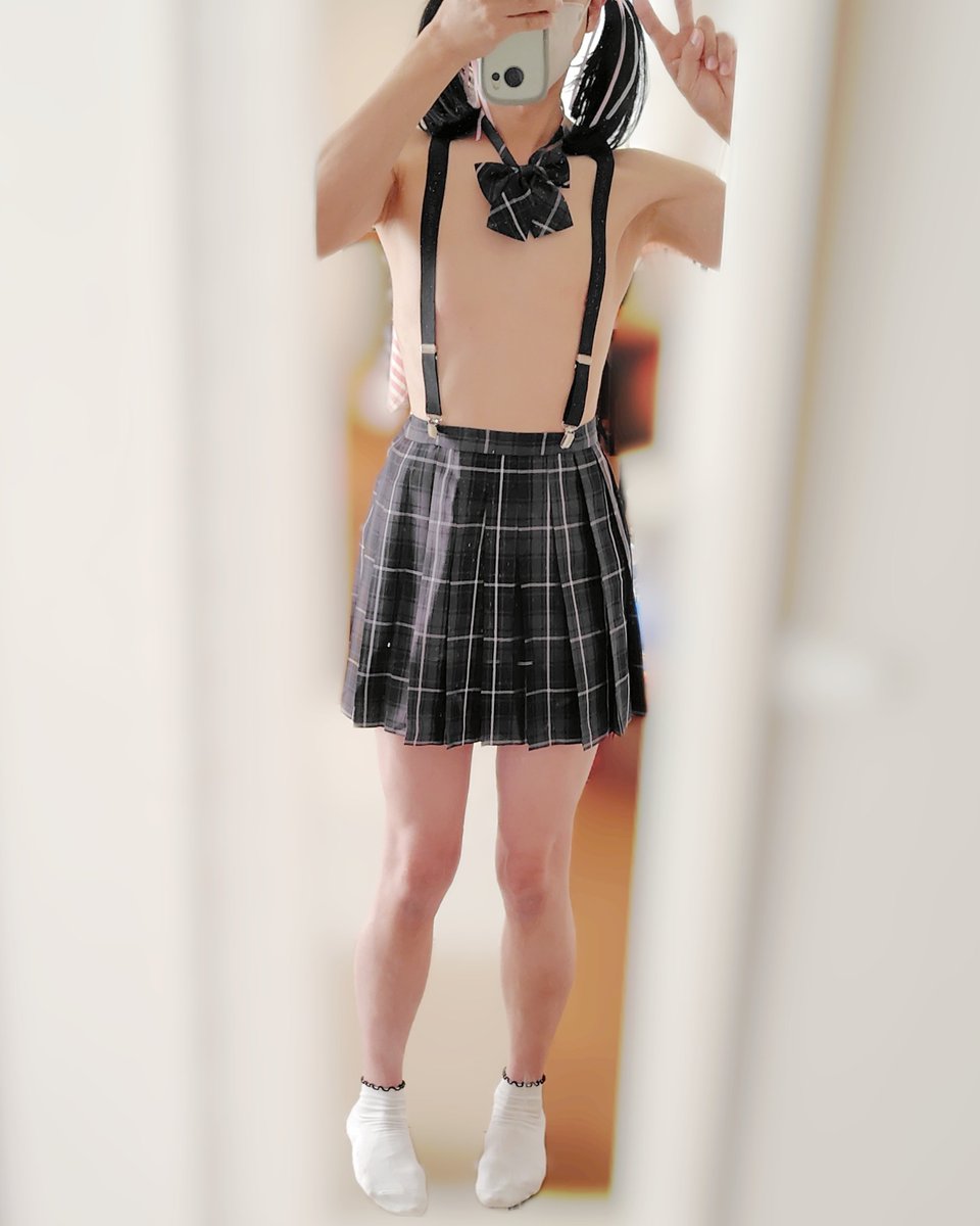 dondrummond99's tweet photo. 貧乳サスペンダー https://t.co/FyaABkkDED