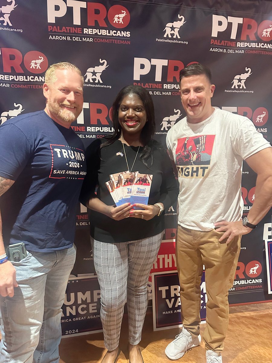 mrsufodike's tweet photo. VOTE Republican 🇺🇸❤️ Thanks Aaron Del Mar & Palatine RepublicPalatine Township Republican Organization packed event at #taphouse 🍺
#GOTV #supportlocal #tosiforrep #VoteEarly #palatine #votered #votetosiforstaterep #district51 #thetaphousegrill #election2024 https://t.co/qRtvtN7AZo