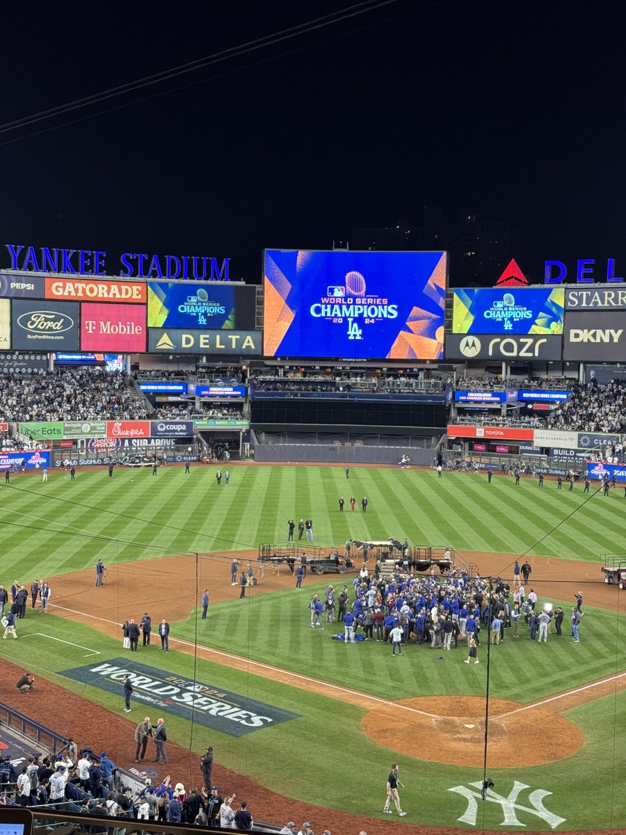 Dodger Blue tweet media