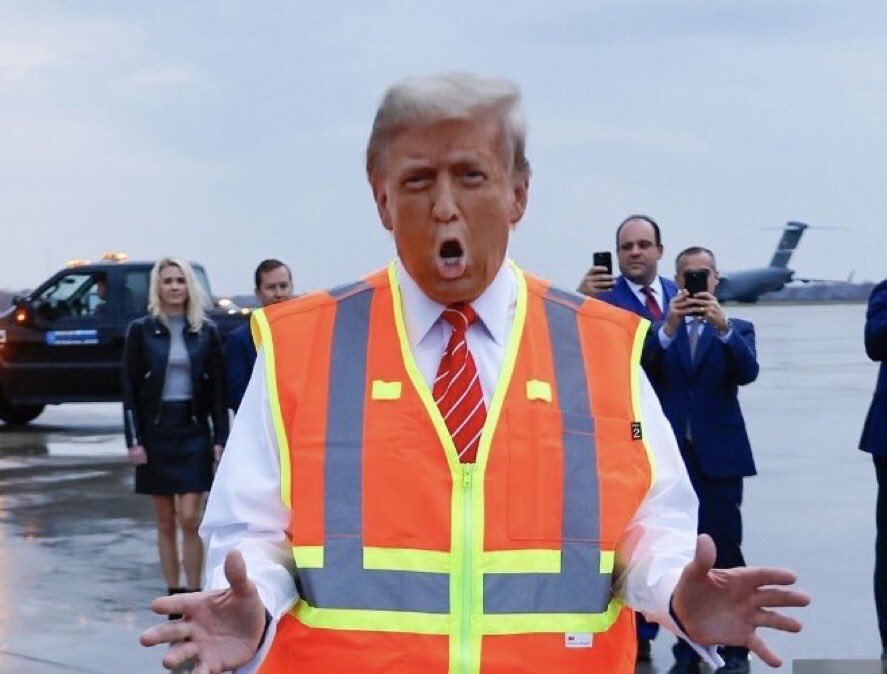 Anniesversion's tweet image. tRump is starting to match his Sesame Street character. #TrumpDump #TrumpIsGarbage #DonaldGrump #TrumpIsUnfitForOffice #Garbage #TrashcanTrump #VoteHarrisToSaveAmerica