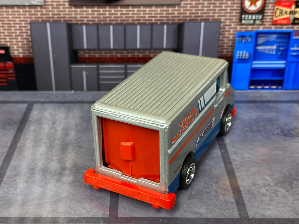 MuncleM's tweet photo. Unleash your inner collector with Muncle Mikes' Custom Hot Wheels Combat/Delivery Truck! 🚚💨 Hand customizing makes these mini marvels a must-have. Get yours for just $19.95 while it lasts! 🔥🔥 #customhotwheels #RubberTires #HotWheels https://t.co/FUAWVCbARX https://t.co/nhdJPwQDEK