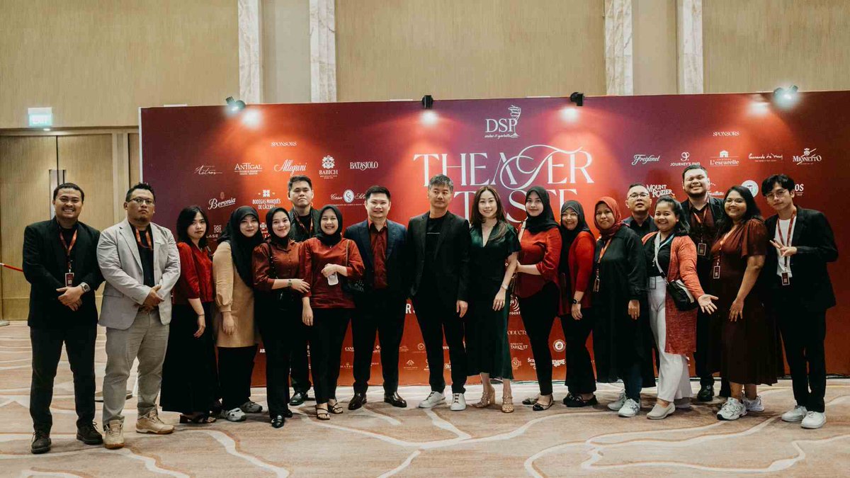 her world Indonesia tweet media