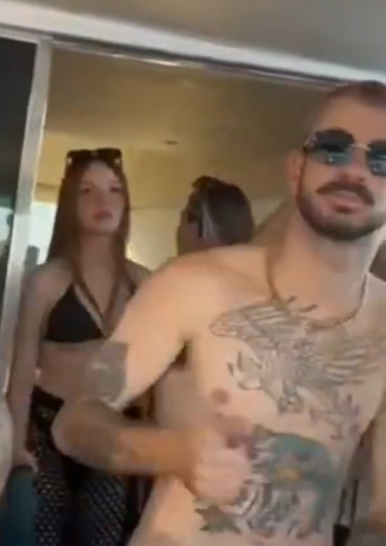 ladymoskigna's tweet image. ⛔️CHISME Y PROSTlTUClON VIP
Botineras casadas vs Gatos botineros

Aprovecho la separación de Enzo Fernández con Valentina p/ mostrar lo q me mandó la esposa de un jugador de Independiente.
Consiguió las tarifas de las q fueron al yate. Uno está casado y hay bardo!
🧵ABRO HILO