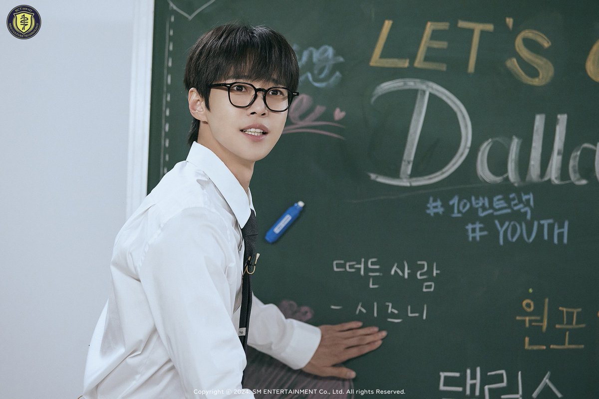 do0liking's tweet photo. 241031 위버스 미디어 #도영 

#DOYOUNG 과 함께라서 행복했던 [Dear Youth,] VCR 이미지를 공개합니다! 내일부터 시작되는 [Dearest Youth,]도 많은 기대 부탁드려요💚 https://t.co/k0GY00cMTD