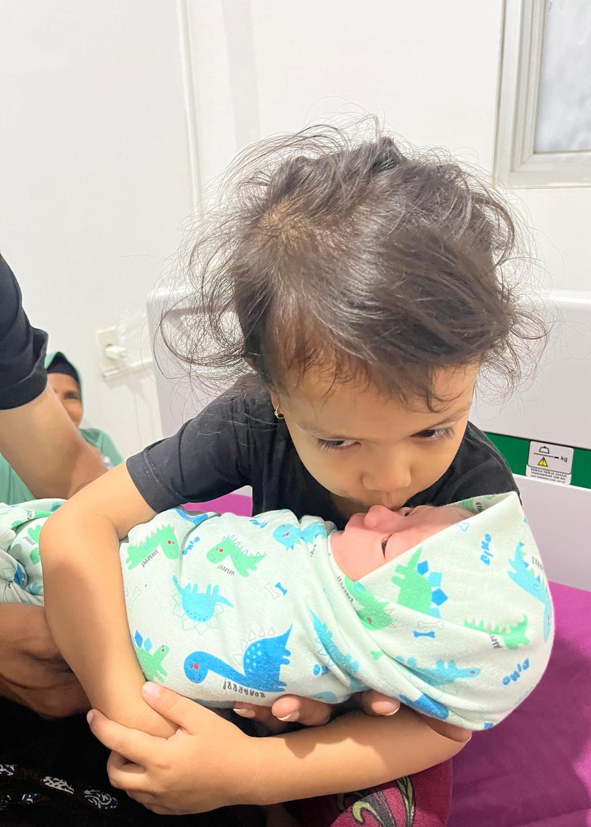 SIsaBT1's tweet photo. Afeeya Atsya kunamai dirinya, semoga kelak berguna ia bagi Dunia dan Agamamu, semoga kelak hidupnya berguna dan dapat membawa manfa'at bagi semua. 

Teulaga Bunda, Bireun, Jum'at 25 Oktober 2024. https://t.co/fOBgOhabo4