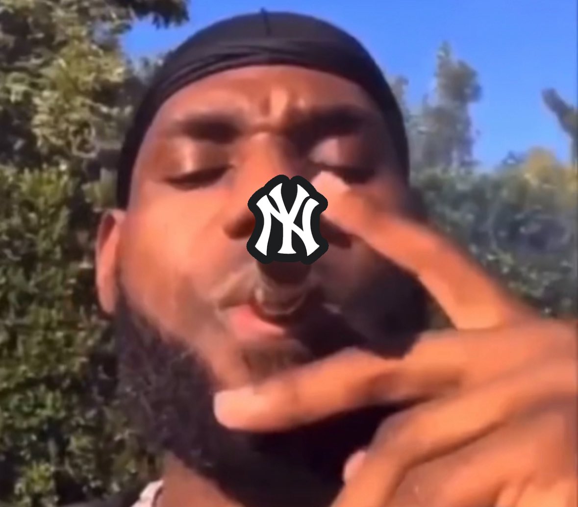 rxchavira's tweet photo. YANKEES PACK. WORLD SERIES CHAMPIONS! https://t.co/XkF8qoQQzk