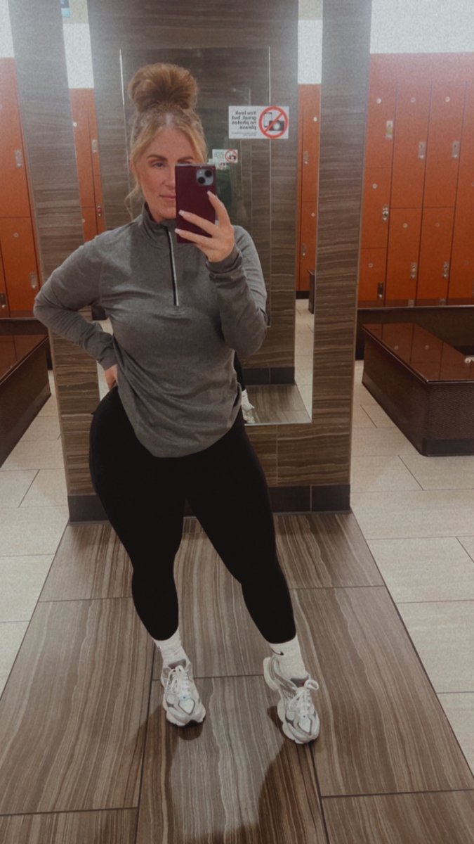 Holly Haze tweet media