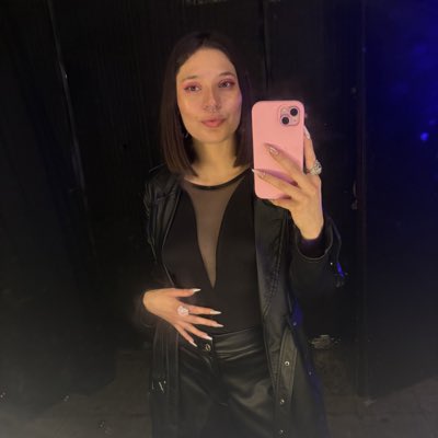 Emilopoliss's tweet photo. #NuevaFotoDePerfil https://t.co/SBOzAWNxna