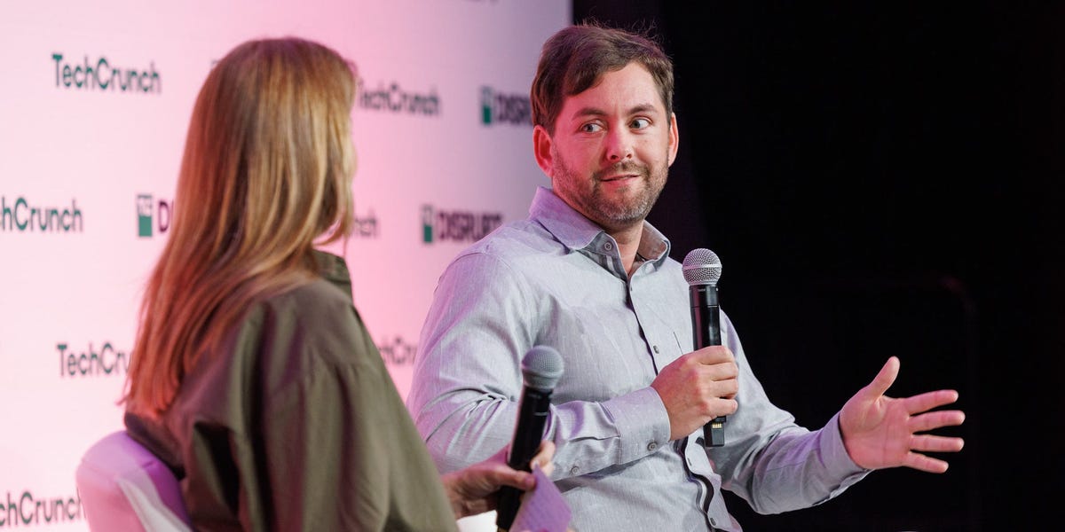 Tesla's self-driving mode is 'a bit stressful' to use, the cofounder of a robotaxi company backed by Amazon says dlvr.it/TFvc9B
