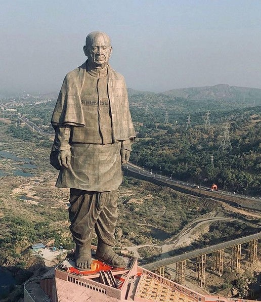 देश की एकता और अखंडता के प्रतीक, आधुनिक भारत के शिल्पकार, महान स्वतंत्रता सेनानी एवं भारत रत्न "लौह पुरुष" सरदार वल्लभ भाई पटेल जी की जयंती पर कोटि-कोटि नमन।