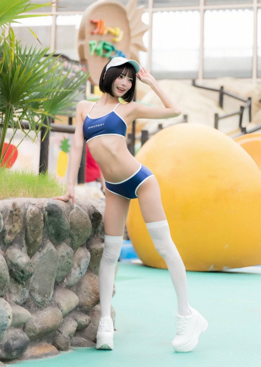 プールの監視員やります！

🏊💦 https://t.co/BLVV0JlLfq
