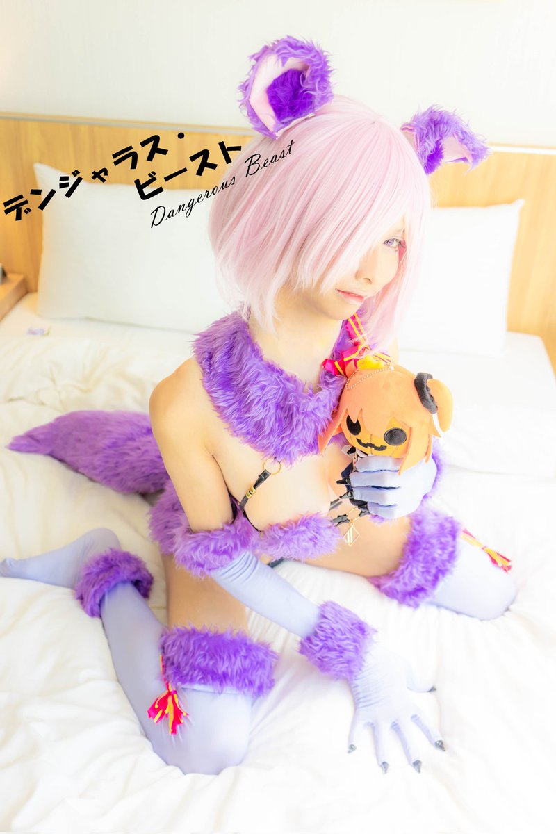 yotsubamugura_H's tweet photo. 前輩！Happy  Halloween ！！🎃🎃

危險的基利艾拉特來了！前輩有嚇到嗎？
應景一下萬聖夜！今年的颱風萬聖這天就讓瑪修陪著待在家裡吧！
感謝普拉幫忙拍攝的照片！！超喜歡🥹

瑪修：四葉葎 
攝影：普拉 

#萬聖節 #Halloween #cosplay #瑪修 #ハロウィン #コスプレ #マシュ https://t.co/zsGSMIqIMU