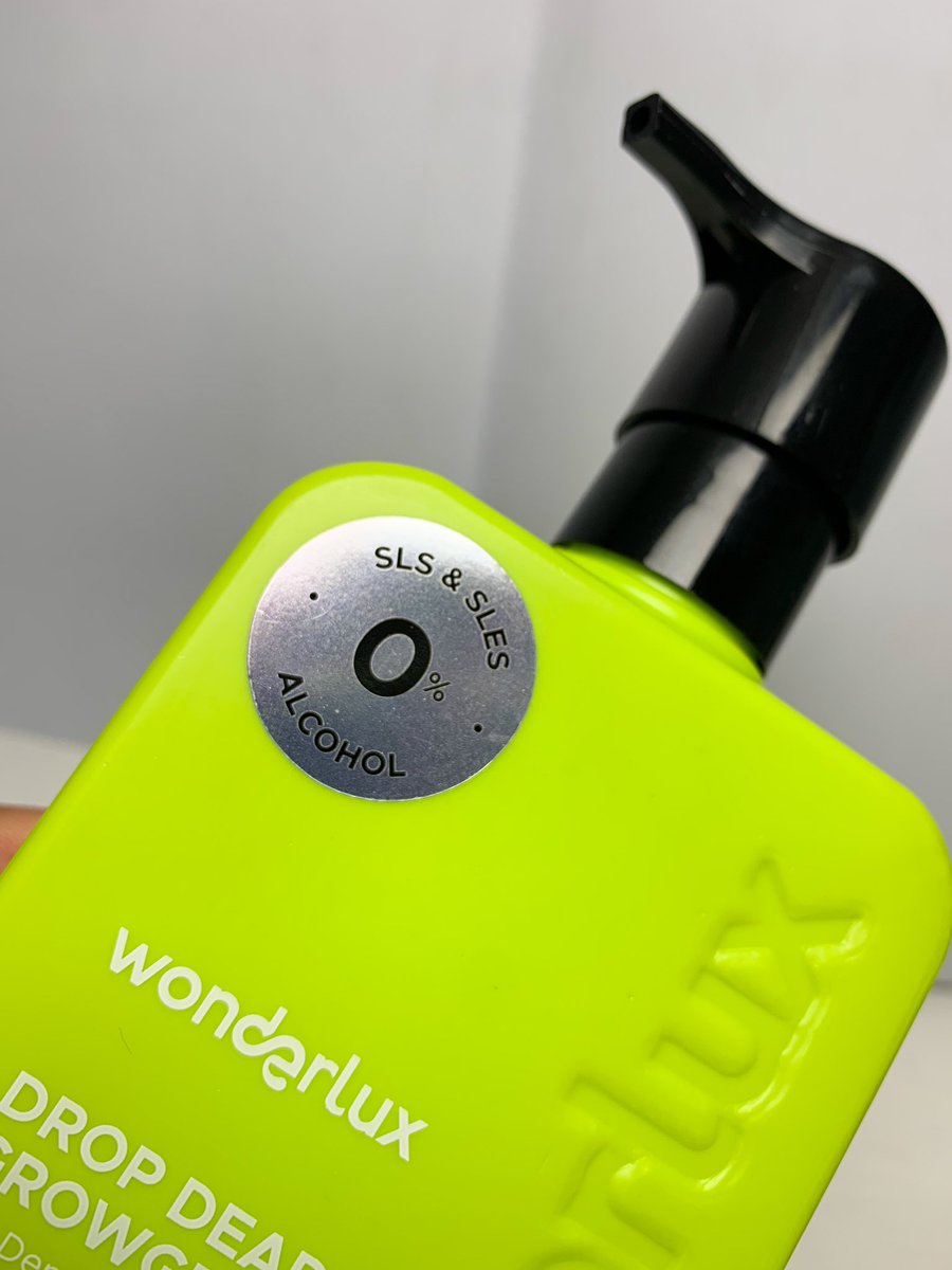 marlinatamba_'s tweet photo. Shampoo ini bikin rambut aku TUMBUH lebih cepet!! 😱 Dan yang paling aku suka, dia VEGAN &amp; NO SLS/SLES, jadi aman banget buat rambut + kulit kepala, nggak bikin kering

FYI, aku juga pakai Drop Dead Scalp Serum barengan sama shampoo ini biar hasilnya makin maksimal! 💥 https://t.co/BMjjev1Ujd