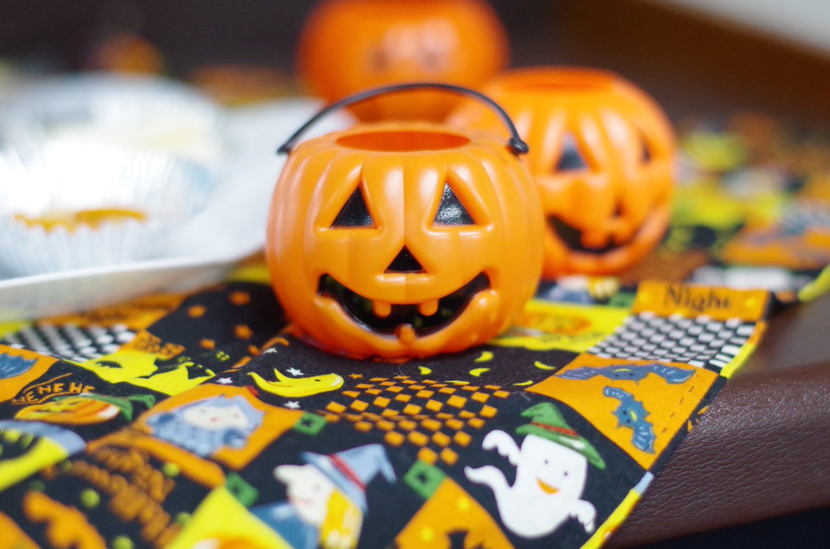 kankou_atami's tweet photo. Happy Halloween🎃
今日は授業でアフタヌーンティーの勉強をしました🫖✨
#国際観光専門学校熱海校 #アフタヌーンティー https://t.co/eFGyqsZUO2