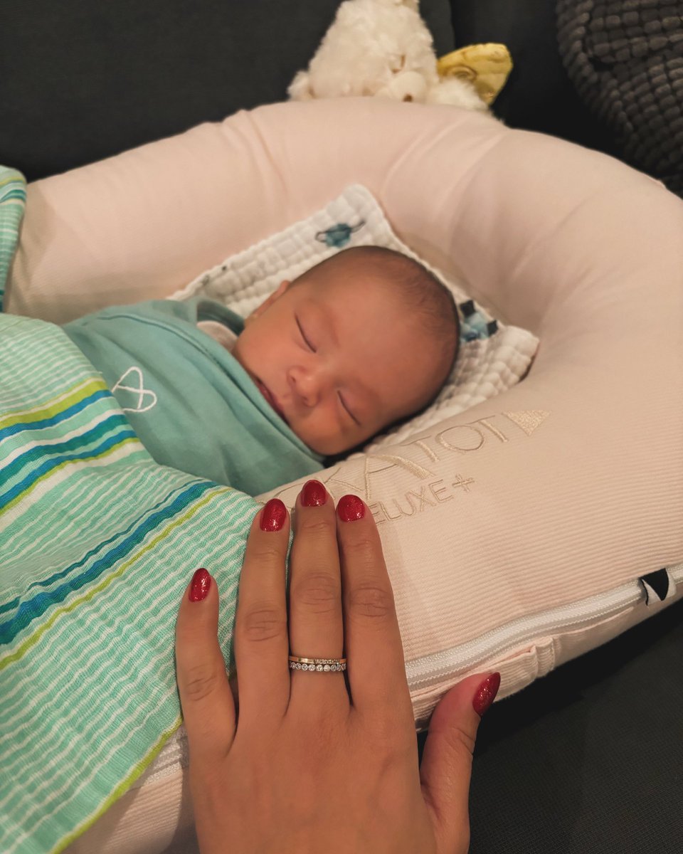 Reporting to cool aunt duty: lucky me 🐣🍼 🥰

Paul Xiaori He is here to remind this corner of the internet that we need to do our inner work and to make the world better not in abstract, not for our egos, not for anything else but for them. So that they can have a flourishing