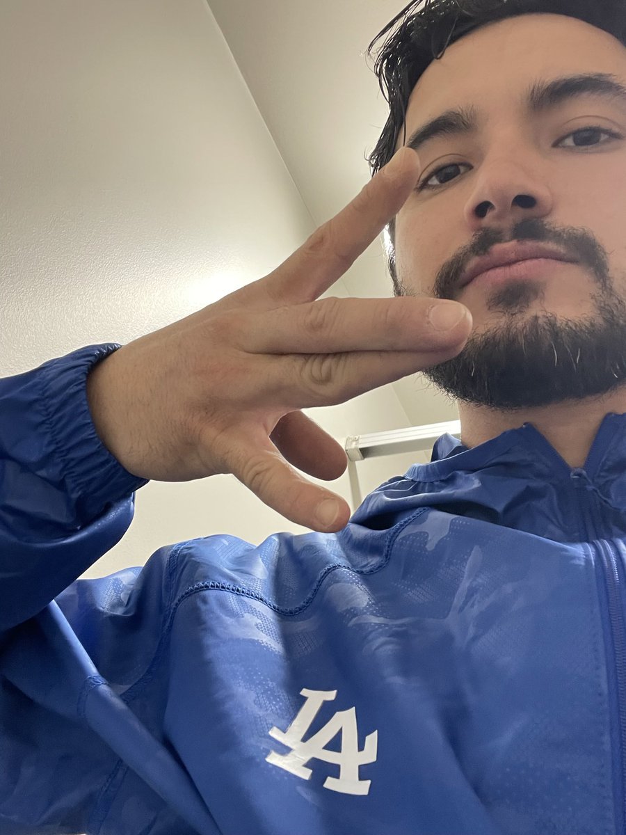 Scxzzle's tweet photo. DODGERS AHHHHH LA ON TOP https://t.co/3e4yy1CCw8