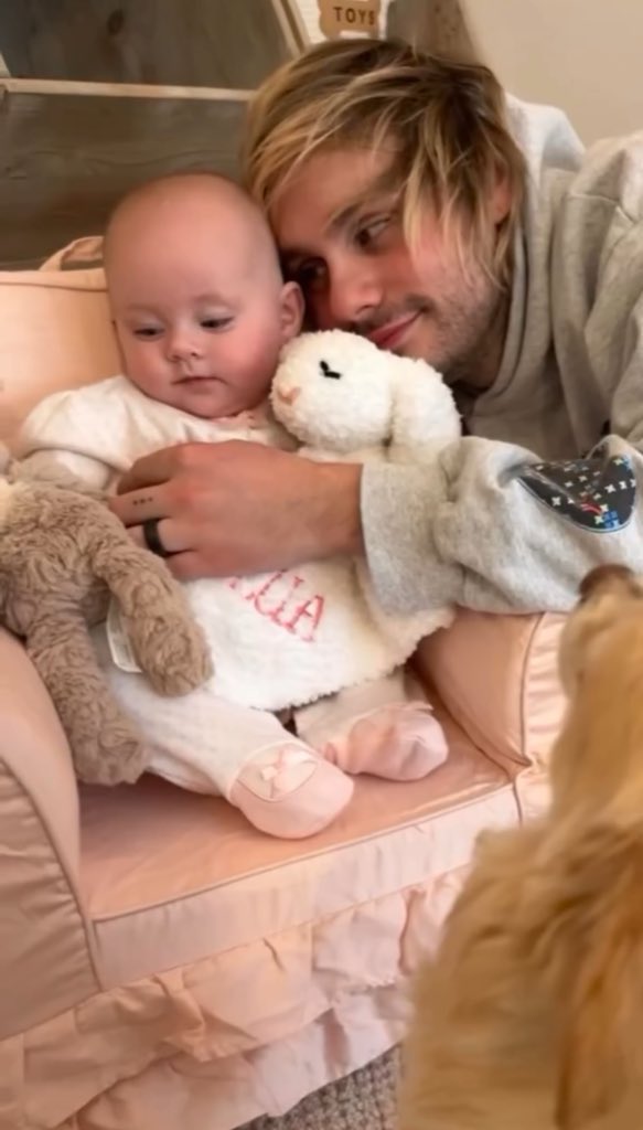 mgccontents's tweet photo. girl dad and his little nugget 🩷 https://t.co/60fANv4A2J