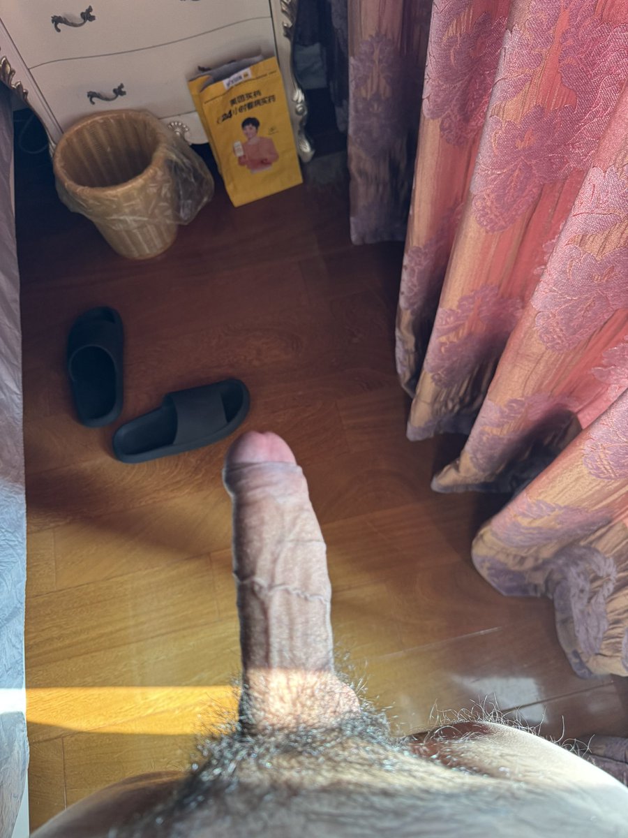 真正的男人就应该给男人舔鸡巴