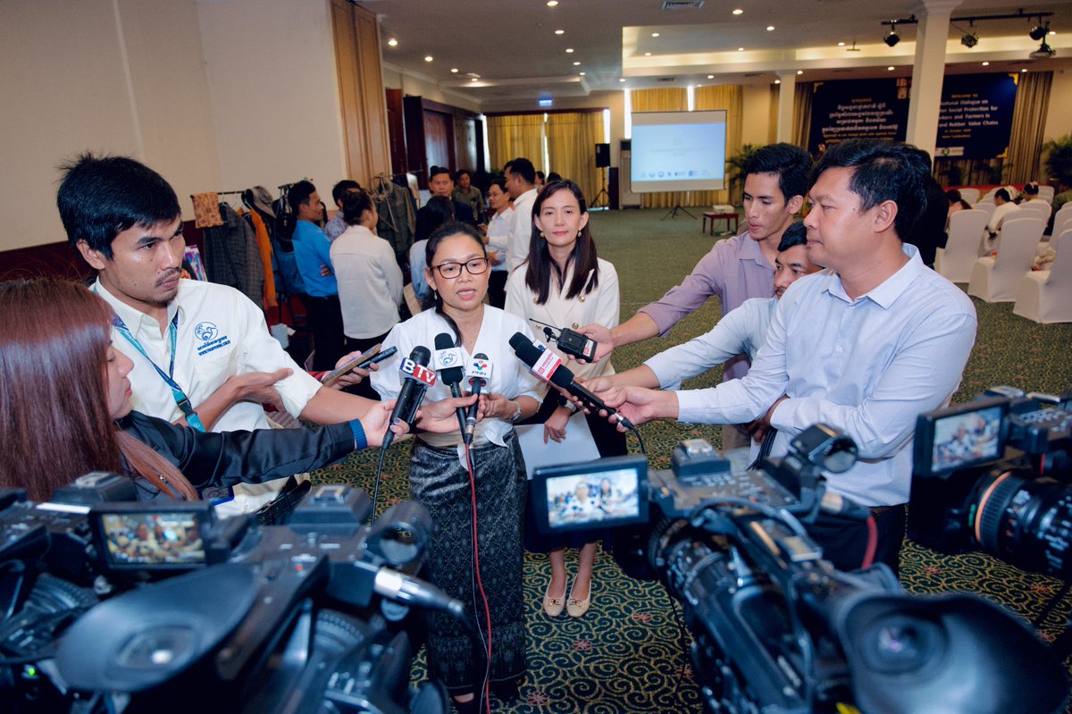 OxfamKH's tweet photo. @OxfamKH and #F4All partners organize national dialogue #BetterProtection for Workers and Farmers in the Rubber &amp; Banana Value Chains to share best practices and challenges of workers in these value chains. #InclusiveSocialProtection https://t.co/egAUjfXiwQ