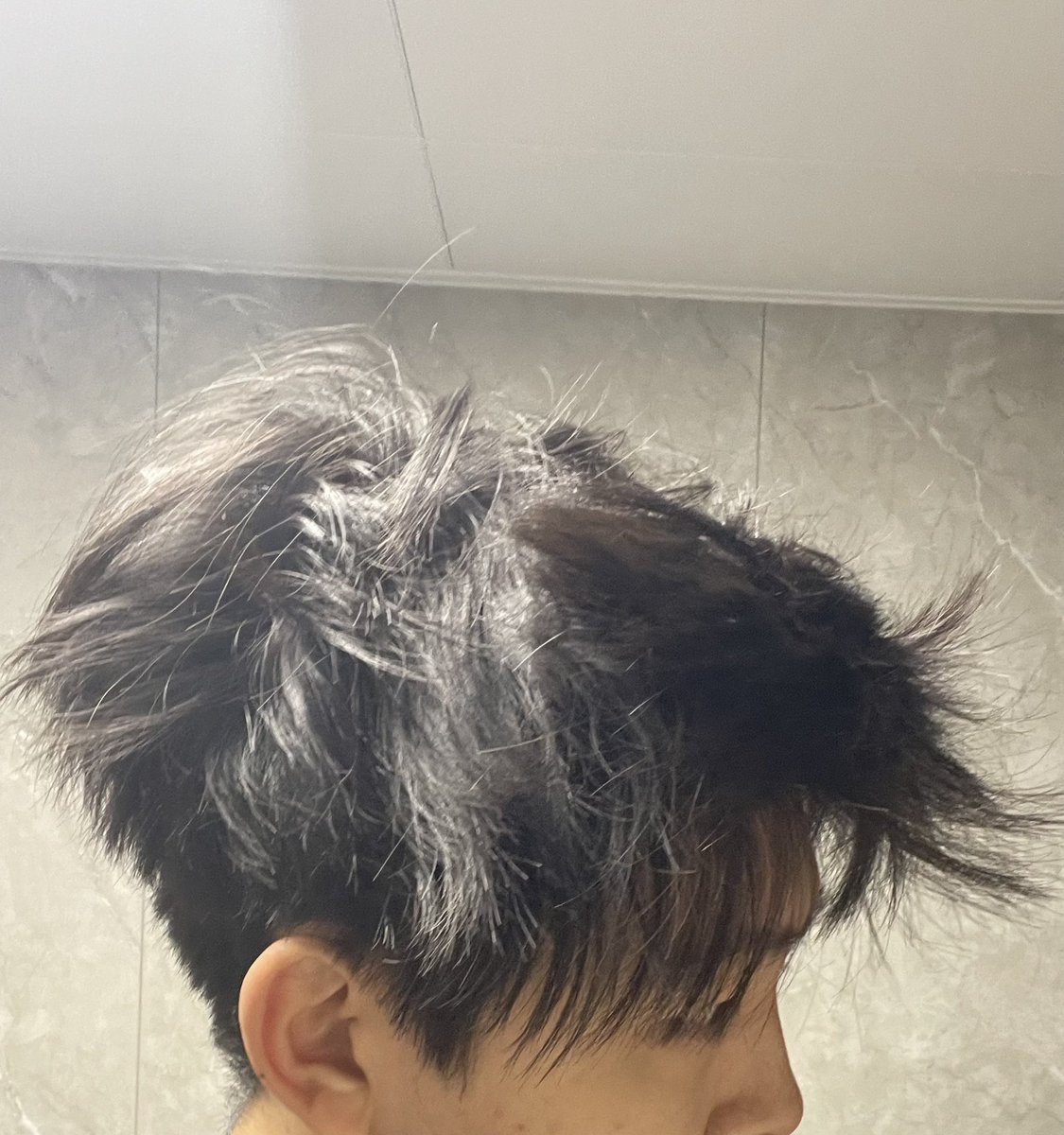 WakeupSteven123's tweet photo. 每天早上发型是随机的也无所谓吗 https://t.co/FMyDE2Mguv