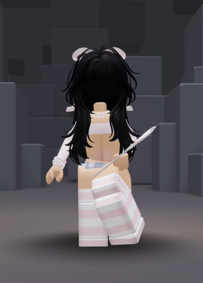 1Quynh_Do's tweet photo. Drawing my friend’s roblox avatar! Im obsessed with the posing
.
.
.
.
#roblox #robloxart #robloxavatar #animefanart #animeart #animeartist #digitalart #drawing #art #ibispaintX https://t.co/QdtH7sTCyr