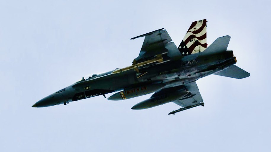 MarshMoss's tweet photo. #小松基地 #逆光 #F-18 
ボート小屋前で待ち伏せして撮影 https://t.co/yPiL11Jiw1