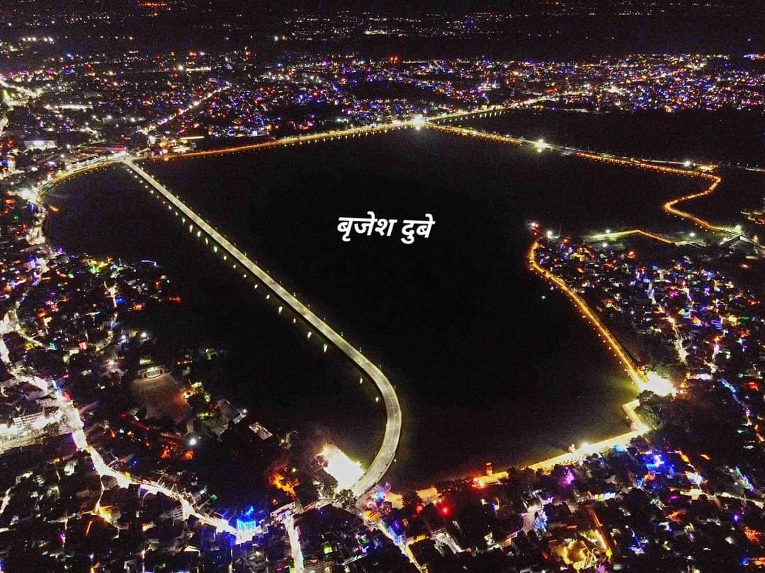 ANURAGPYASI3's tweet photo. अपना सागर मध्य प्रदेश 
शहर वासियों को दीपावली की बहुत-बहुत शुभकामनाएं एवं शुभकामनाएं 
#Deepavali2024 
@narendramodi 
@DrMohanYadav51 
@vdsharmabjp 
@bhupendrasingho https://t.co/ucuQ4ol1i7