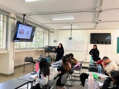 nutrixaluv's tweet photo. #EventoNutrición
Primera Sesión Sincrónica "Clase COIL" de la EE Nutrición, Ejercicio y Deporte, por parte de la Universidad Cesar Vallejo y la Nutrición, Ejercicio y Deporte y la Universidad Veracruzana, Facultad de Nutrición. https://t.co/LmXzbV9h3D