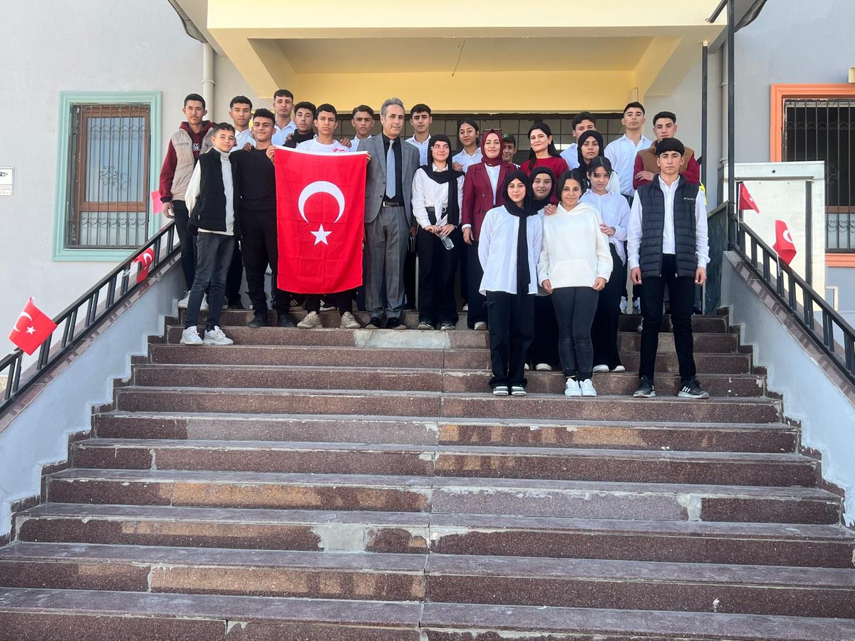 IkbalMtal's tweet photo. Egemenliğin ve özgürlüğün teminatı olan Cumhuriyetin ilanının 101. Yıl dönümünde 29 Ekim Cumhuriyet Bayramı okulumuzda büyük bir coşkuyla kutlandı.
Emeği geçen tüm öğretmen ve öğrencilerimize teşekkür ederiz.
#29EkimCumhurriyetBayramı https://t.co/xSkVFhd6sY