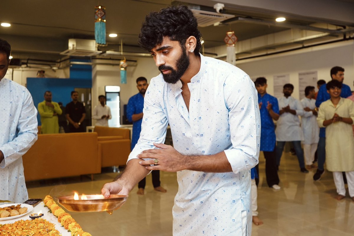 akashmishra_4's tweet image. Special Choti Diwali 🪔
#Diwali #HappyDiwali #JaiShreeRam #Akashmishra #Family