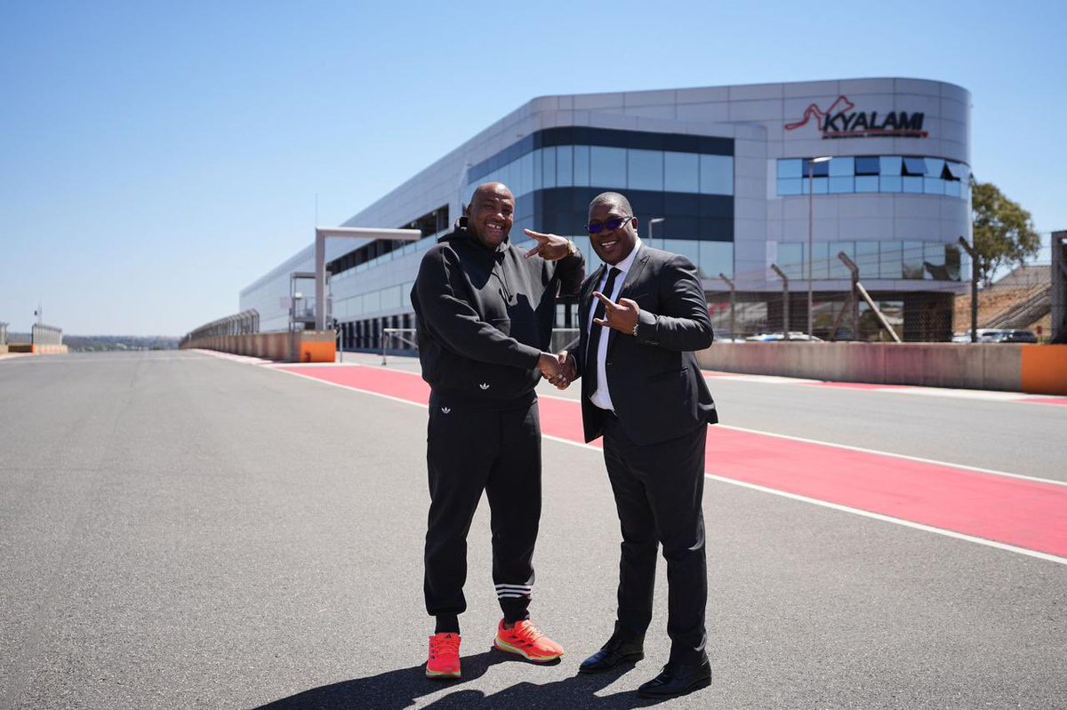 GaytonMcK's tweet image. I wanna thank the owners of Kayalami race track for the investment to upgrade the track to F1 requirements. I wanna thank the APEX group for their expertise. Thank you to Premier @Lesufi 4 assisting greatly. I love seeing a plan getting together. F1 is coming home soon. GNU 🔥👊🏾