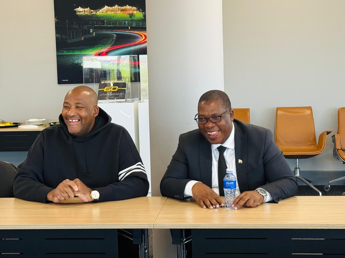 GaytonMcK's tweet image. I wanna thank the owners of Kayalami race track for the investment to upgrade the track to F1 requirements. I wanna thank the APEX group for their expertise. Thank you to Premier @Lesufi 4 assisting greatly. I love seeing a plan getting together. F1 is coming home soon. GNU 🔥👊🏾