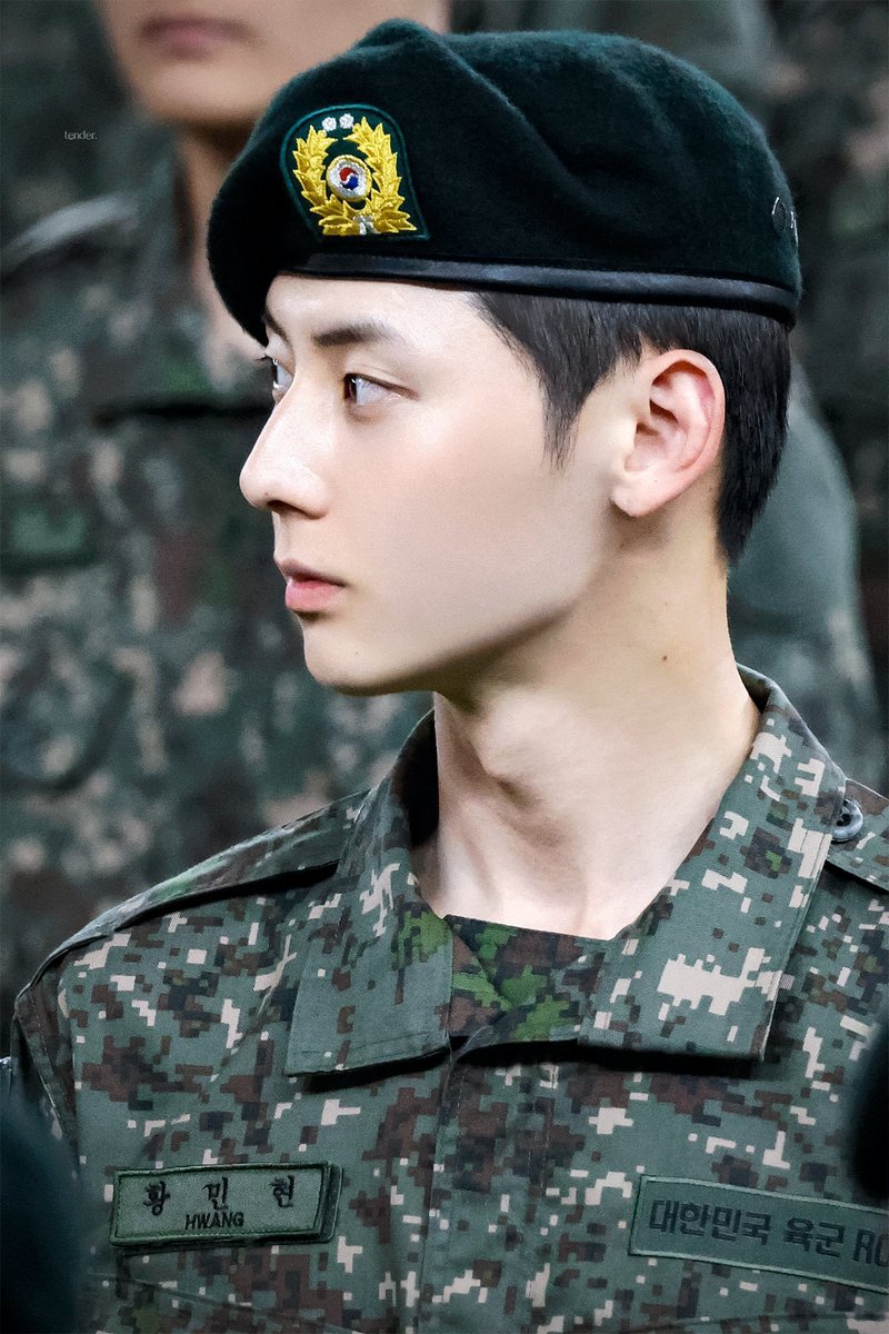 holicnbim's tweet photo. 내 씨피가 군머에서 영화를 찍는데요? https://t.co/aP4DamO9O1
