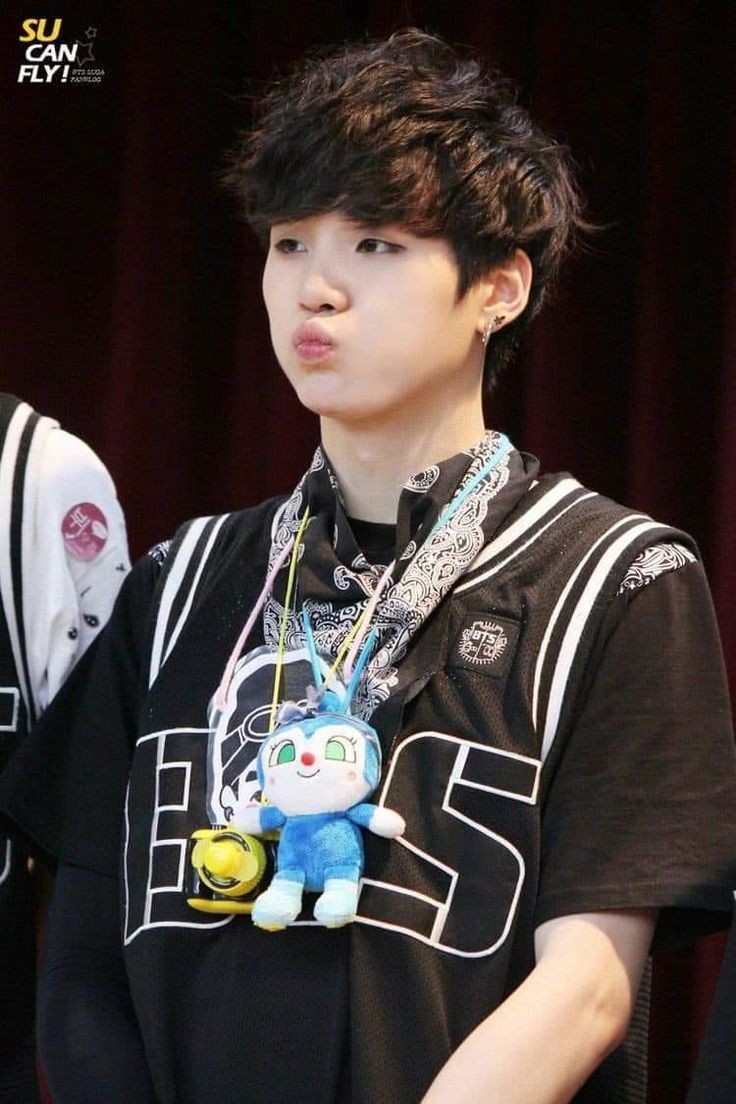 dna_borahae's tweet photo. My lovely BOO #MYK #yoongi #yotd #tbt #meow #2013bts https://t.co/RkaKJgKJIr