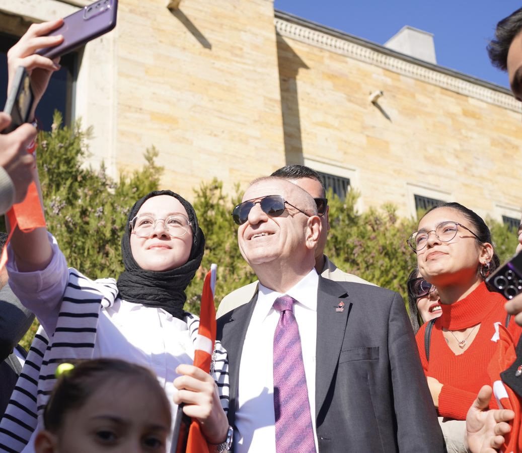 Bahçeli’nin Mayıs 2023’de “Çok şey değişecek. İnşallah Türkiye Cumhuriyeti değişmez” diyerek başlattığı ve Öcalan’ı TBMM’ye davet ederek sürdürdüğü süreç ne anlama geliyor? 

TUSAŞ baskını, Esenyurt belediye başkanımın tutuklanması hatta önümüzdeki süreçte yaşanabilecek