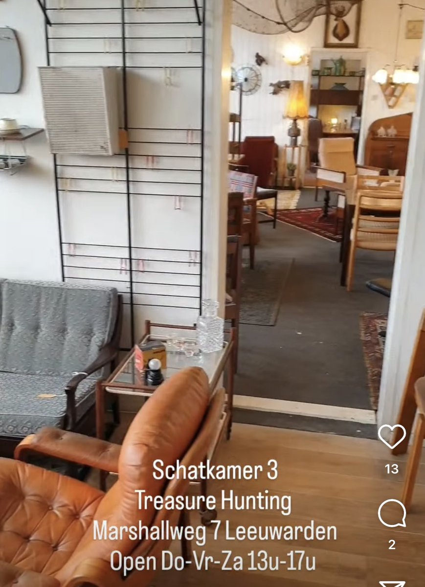 Peb1965's tweet photo. Winkel van mijn schoonzus in Leeuwarden.#Leeuwarden #vintage #treasurehunting https://t.co/MUPslpjVWE