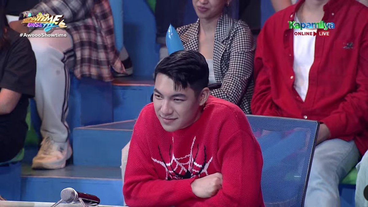 ganat06's tweet image. Cute mo love!! 💚

@Espanto2001 #DARREN 
#AwoooShowtime