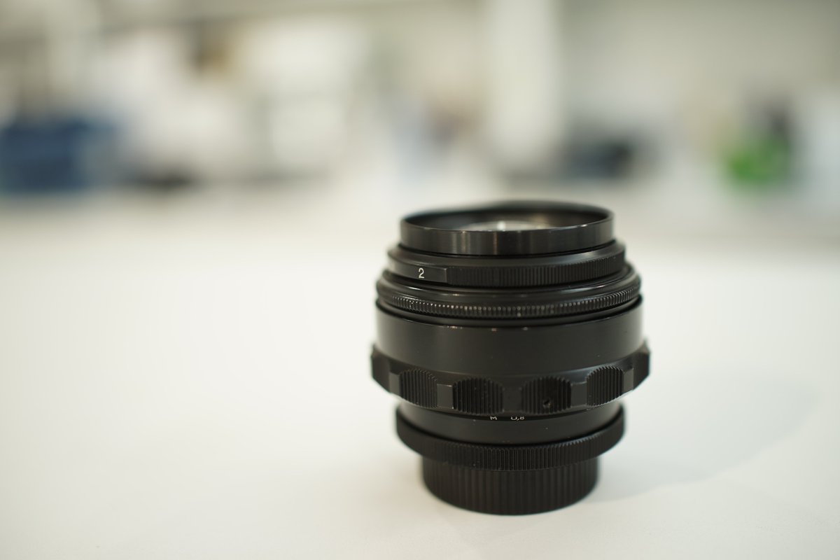 sanpoucamera's tweet image. JUPITER-9 85mmF2 M42
比較的小さく、比較的安価に
入手できる85ｍｍをしては貴重な1本
F1.5と比べると少々大人しい描写ではあるが
その分サイズも大人しい為
レンズその物は軽い
手軽の楽しむのは
このレンズでも良いかもしれない　
＃85ｍｍ　
＃M42