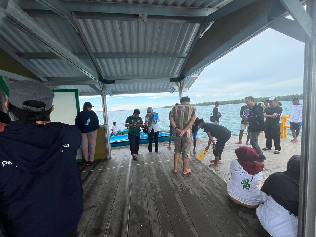 maya_warayaan's tweet photo. Sabtu (11/10), Maria M.Warayaan Luhkan Kab. Maluku Tenggara,Melaporkan Kunjungan DJPB, BPK, dan pembudidaya ke lokasi dan rumah jaga Modeling Rumput Laut di desa Dunwahan Kec.Kei Kecil
#GiatluhkanSatminkalAmbon 
#Luhlapor
@BP3_Ambon
@bppsdm_kp https://t.co/c1amqHnYZD