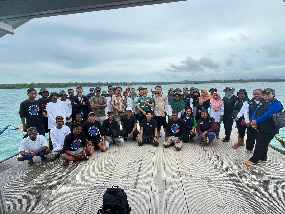 maya_warayaan's tweet photo. Sabtu (11/10), Maria M.Warayaan Luhkan Kab. Maluku Tenggara,Melaporkan Kunjungan DJPB, BPK, dan pembudidaya ke lokasi dan rumah jaga Modeling Rumput Laut di desa Dunwahan Kec.Kei Kecil
#GiatluhkanSatminkalAmbon 
#Luhlapor
@BP3_Ambon
@bppsdm_kp https://t.co/c1amqHnYZD