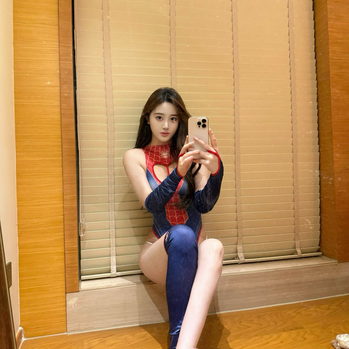 ununooe's tweet photo. 万圣节就是给一个情趣内衣外穿的机会🎃 https://t.co/hgBH3b8Pet