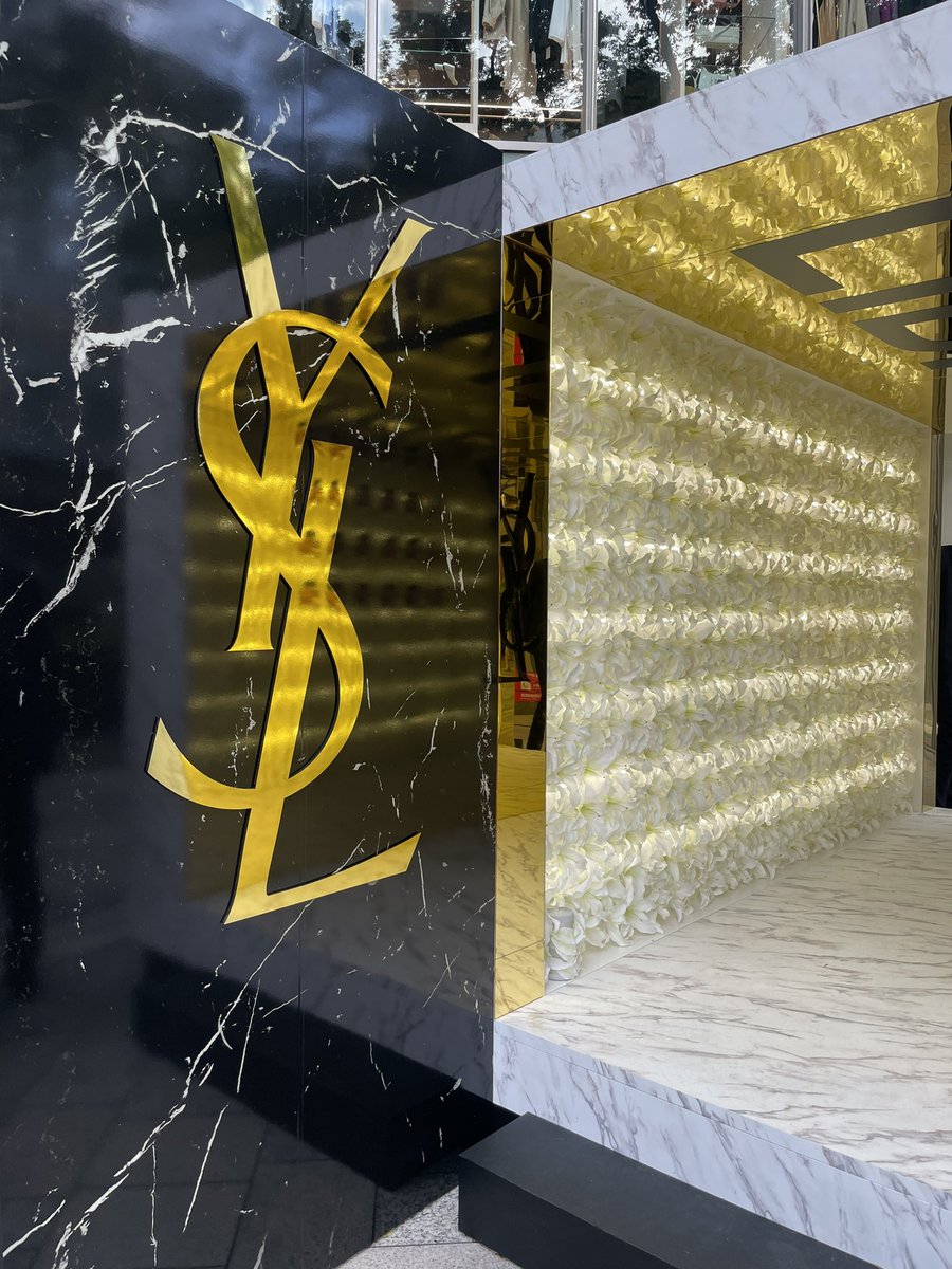 shoki_0913's tweet photo. #YSLリブレ
#リブレオーバルファムフローラル https://t.co/gVwteZaOiM