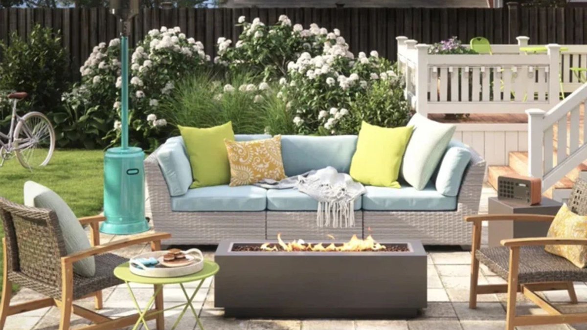 AkashMahamSeb's tweet image. Material Matters: Opt for lightweight and durable materials like aluminum or plastic composites. They’re easy to move and maintain! #PatioEssentials #Decoration #poolsidechillin