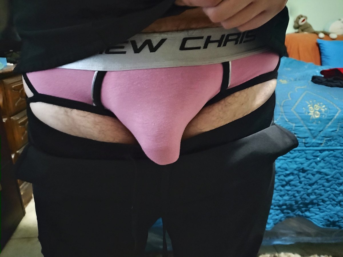 AztecBatJolon's tweet photo. Decided to wear pink for today. Starting to be ok with my body. What do y'all think? Hope you like. https://t.co/F46t4y5XHX