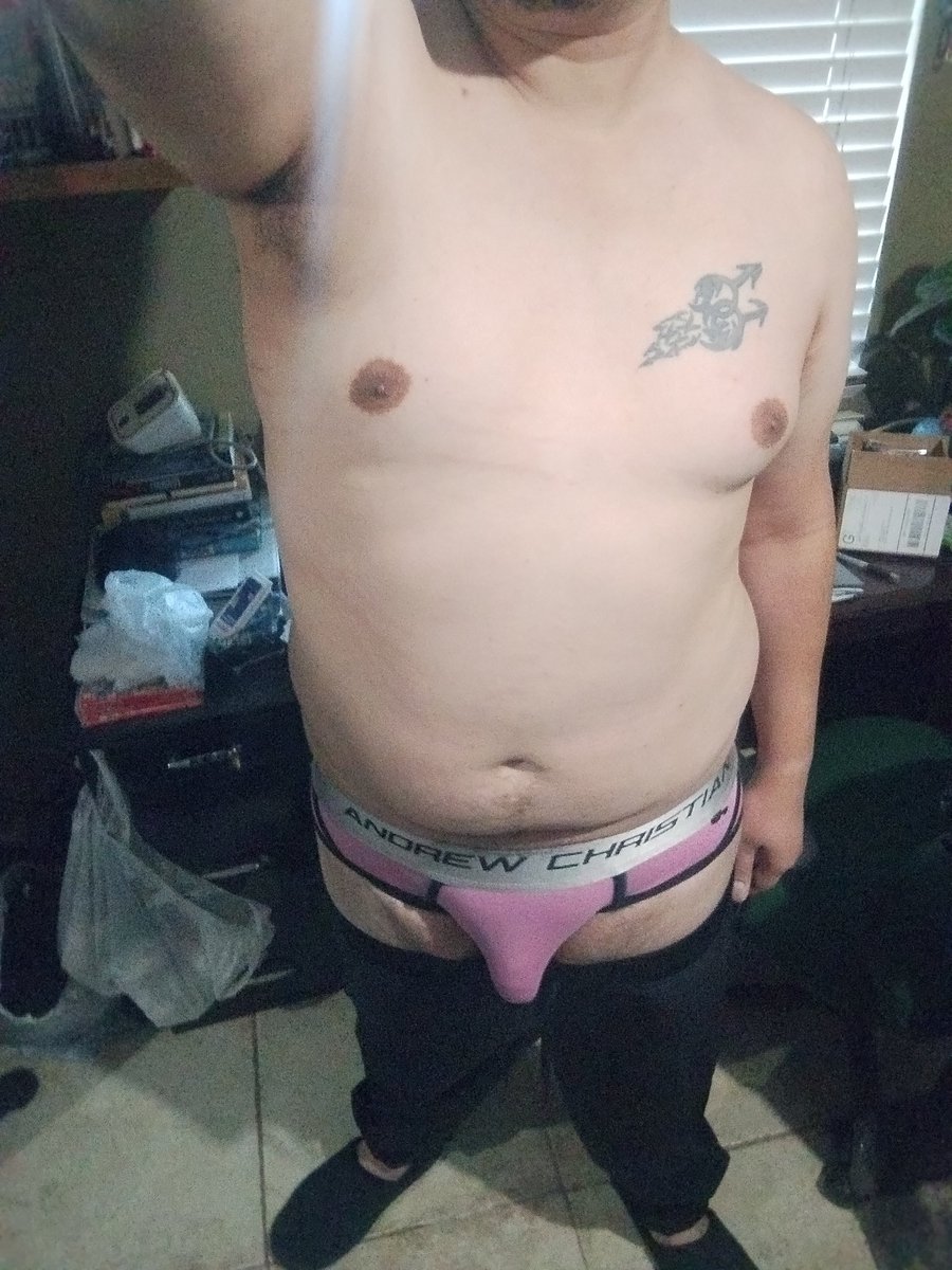 AztecBatJolon's tweet photo. Decided to wear pink for today. Starting to be ok with my body. What do y'all think? Hope you like. https://t.co/F46t4y5XHX