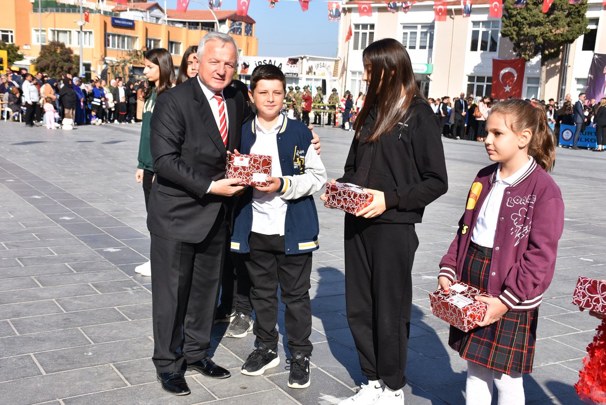 Belediyeipsala's tweet photo. 29 Ekim Cumhuriyet Bayramı, İpsala’da coşkuyla kutlandı. https://t.co/VXzWVi7TJF