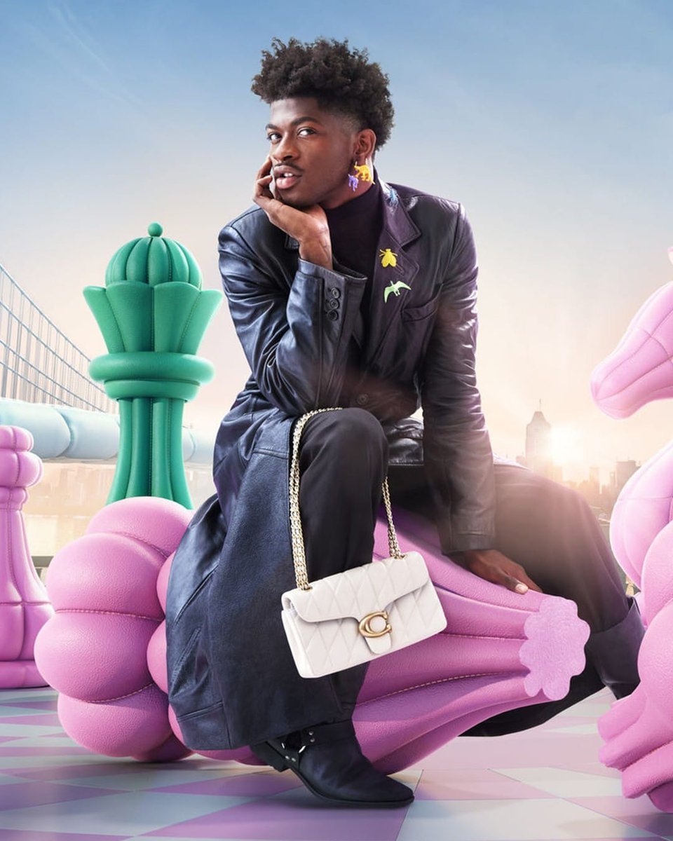 Flamboyant_Shop's tweet photo. Tenha a coragem de mudar o jogo e explorar novas possibilidades.
Confira a nova coleção da Coach na loja do Piso 3 e escolha seu modelo preferido.
#flamboyantshopping #coach https://t.co/ROK4mRCMSe